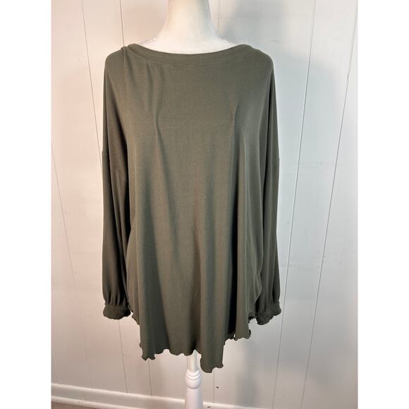Free People Shimmy Shake Long Sleeve Top in Olive Green. Size M - Picture 3 of 7